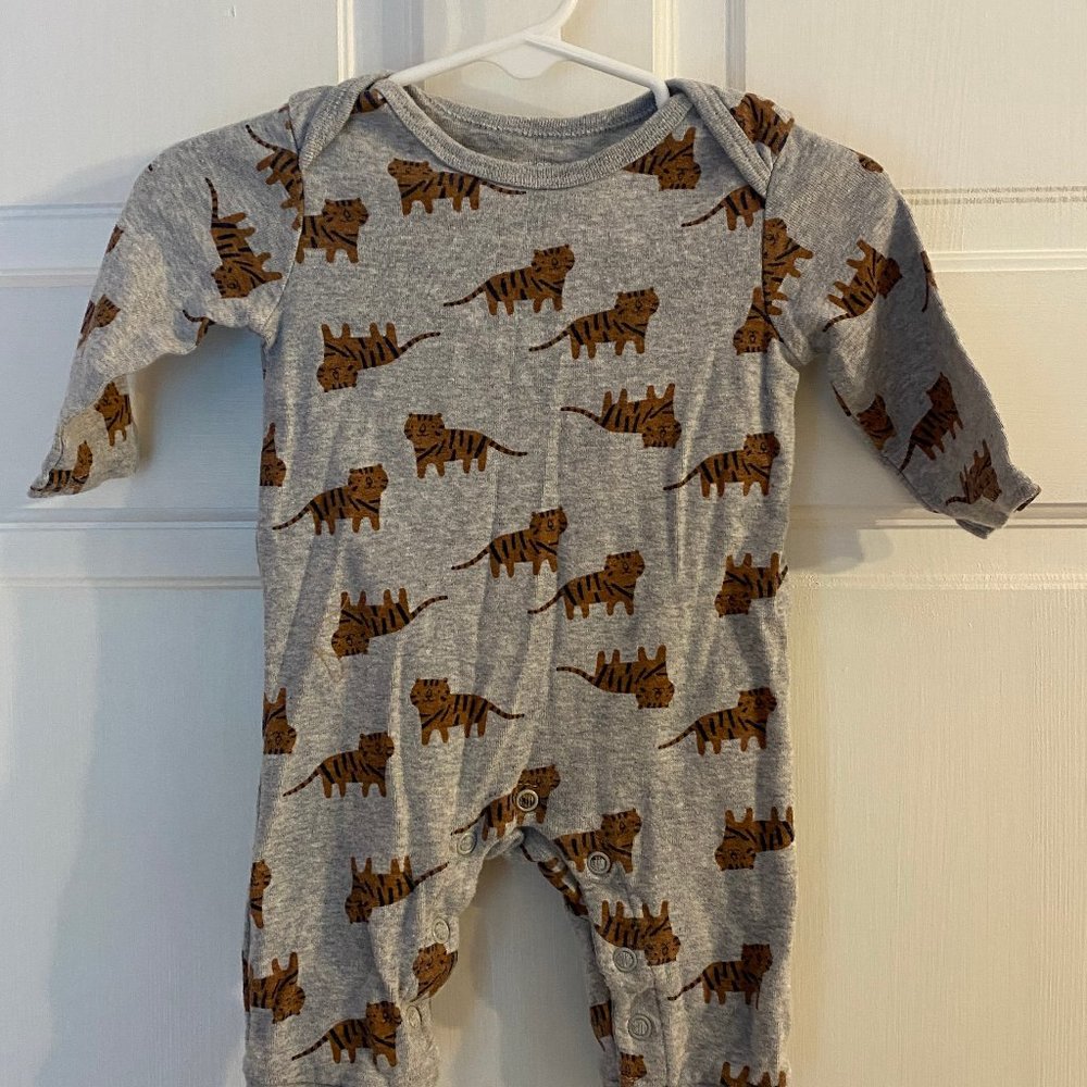 L/S Tiger Print Onesie